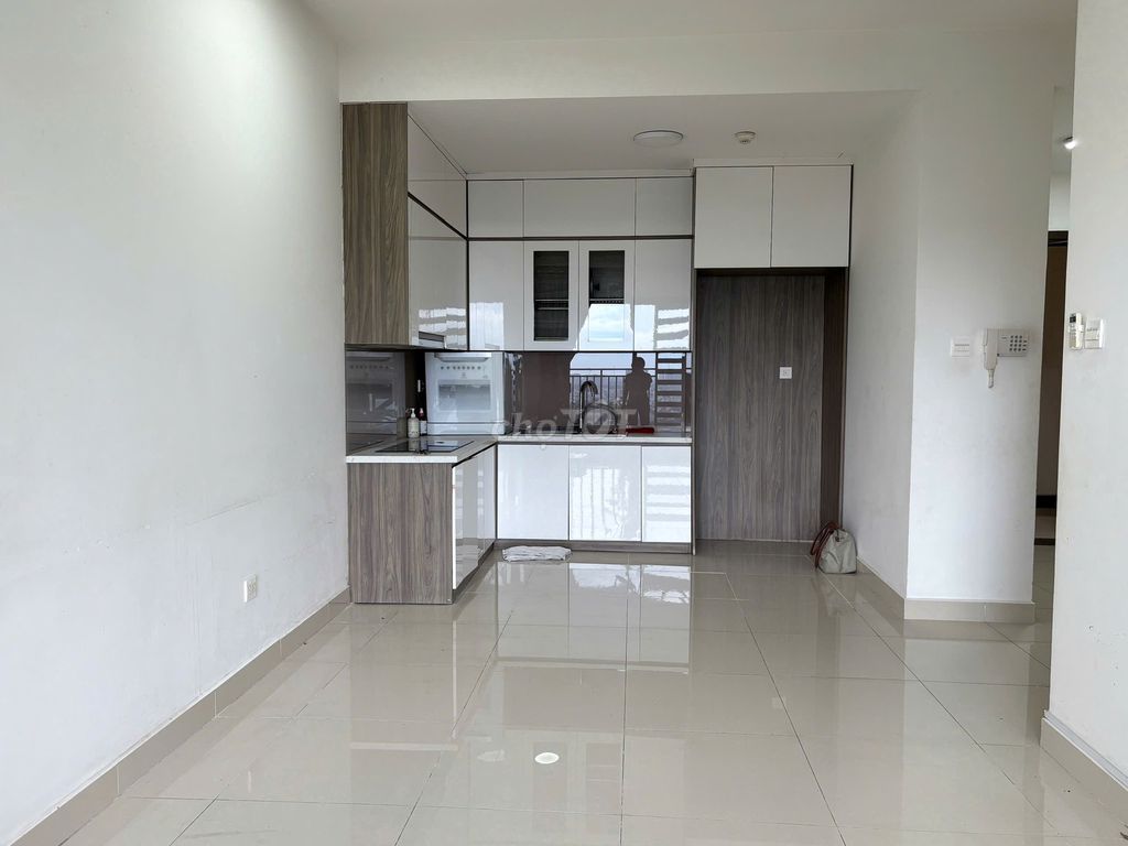 Empty - two bedrooms - two basic toilets (15 million5/ The Sun Avenue)
