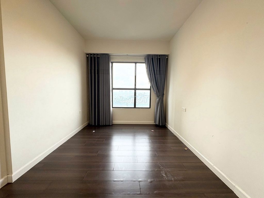 Empty - two bedrooms - two basic toilets (15 million5/ The Sun Avenue)
