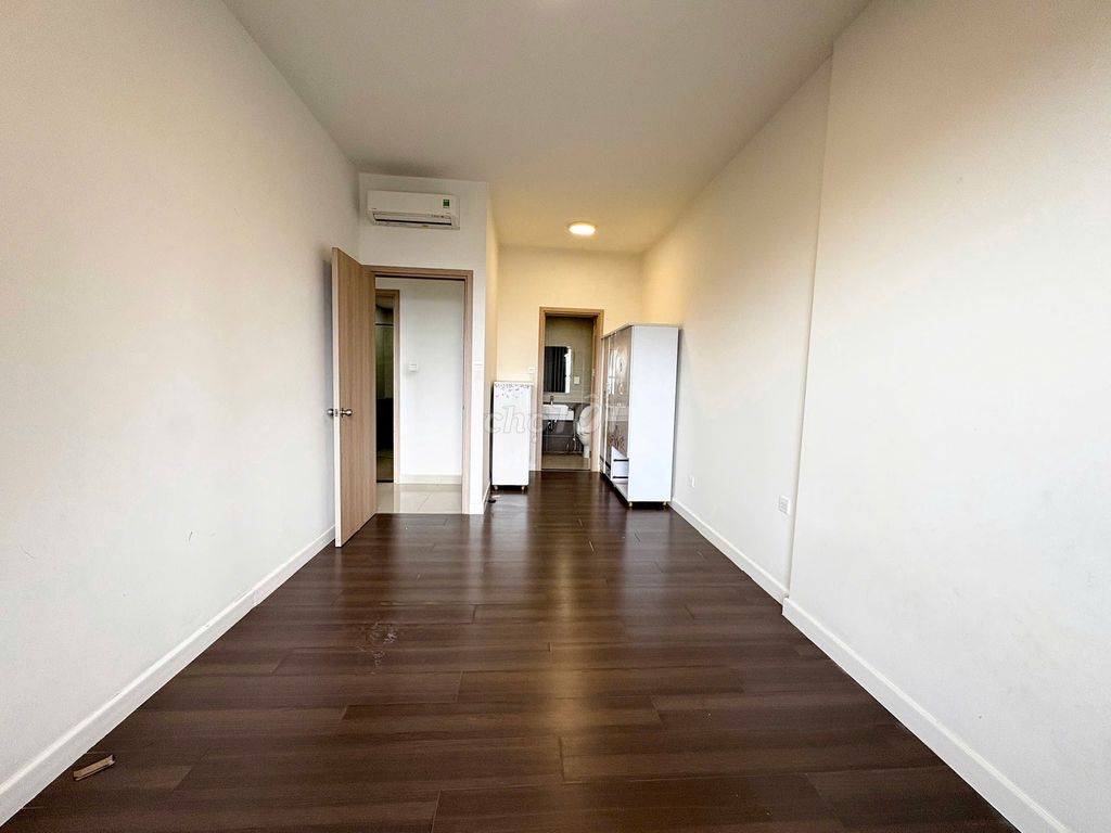 Empty - two bedrooms - two basic toilets (15 million5/ The Sun Avenue)