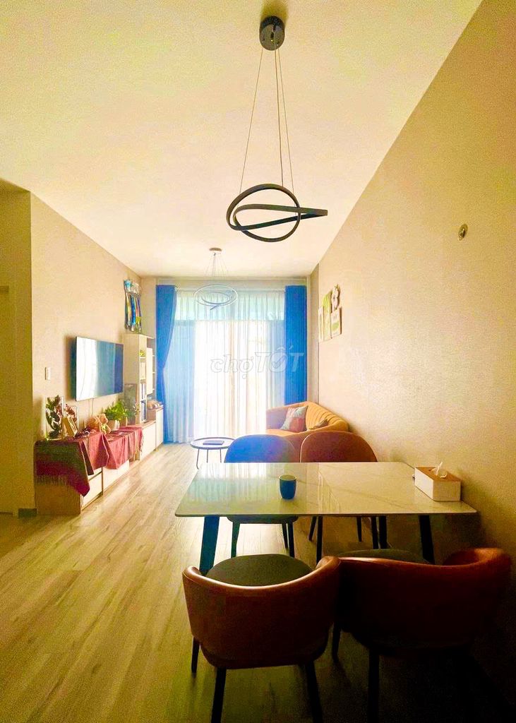 Rent Opal Riverside high level view river 2 bedroom full interior