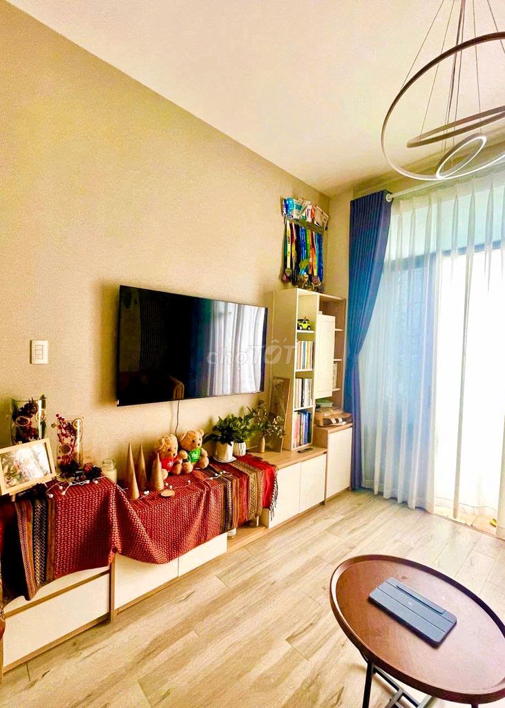Rent Opal Riverside high level view river 2 bedroom full interior