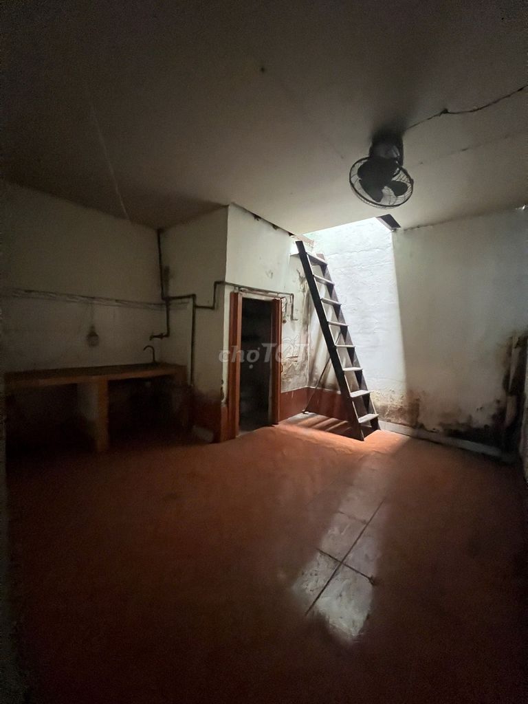 Renting Nguyễn Thị Búp cash at the intersection, 4x26 M Convenient,