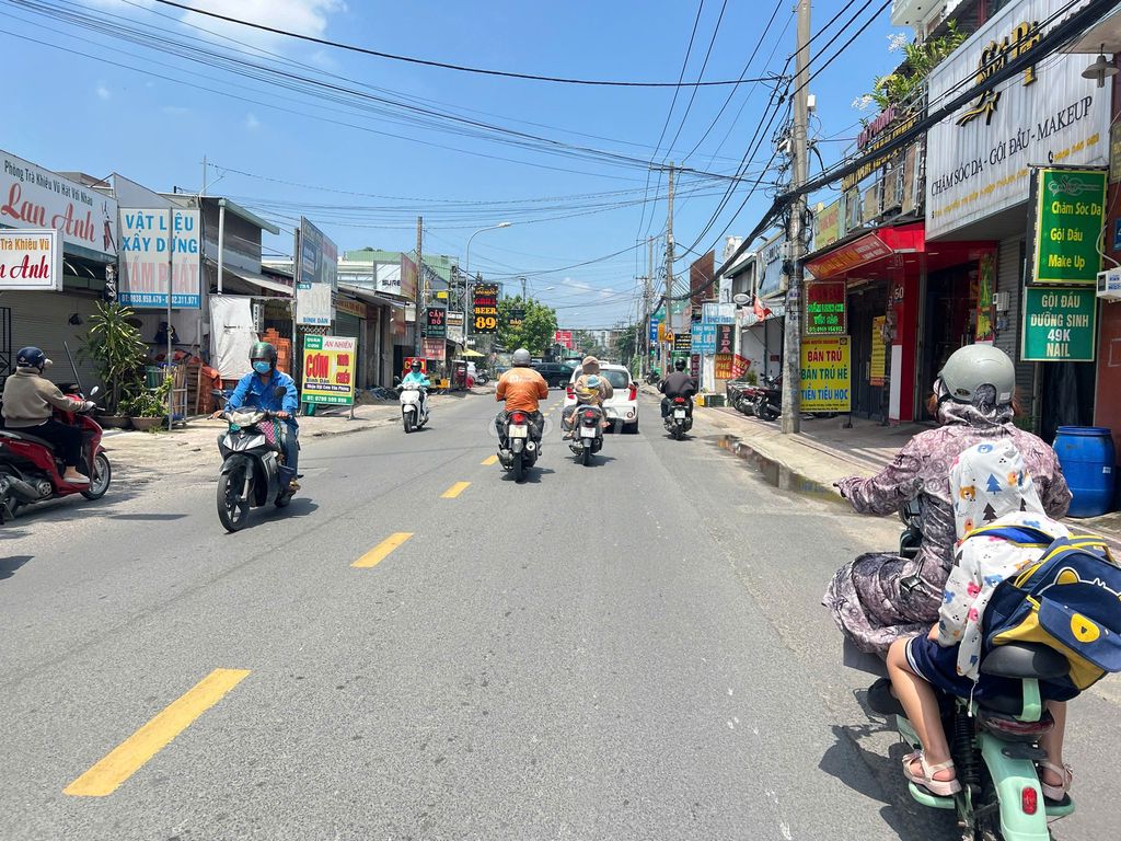Renting Nguyễn Thị Búp cash at the intersection, 4x26 M Convenient,