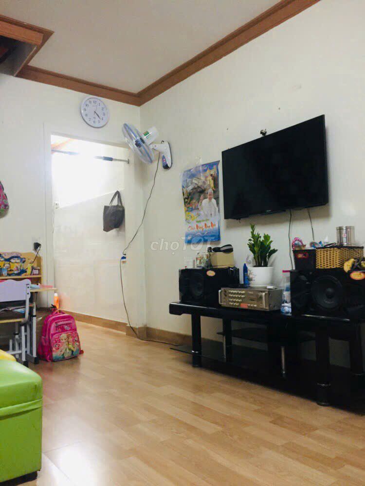 Rent the original house 32 meters, 640 meters use 64 feet, 1 floor,PHẠM VĂN CHIÊU. 14mm.