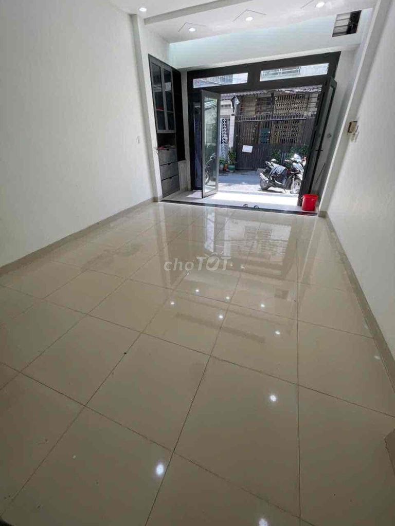 Rent a truck alley near the Quusk tree market - 3 bedroom 3 - sd ~200 m2