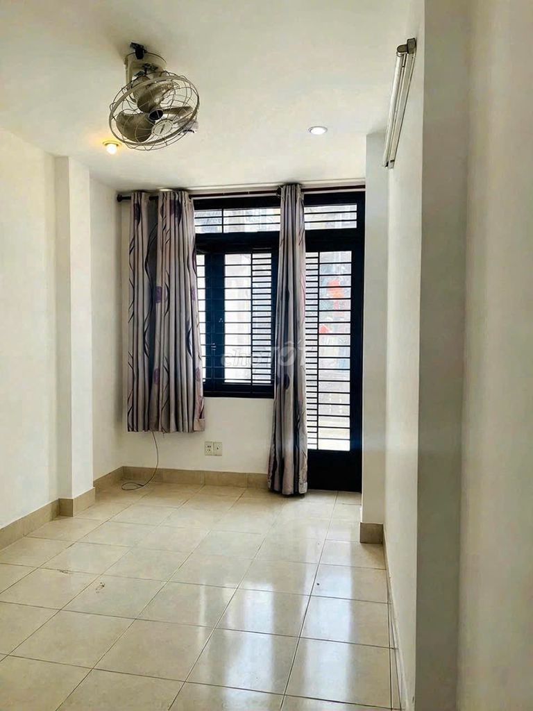 Rent a 1 Phú Nhuận 5 4th floor bedroom plus 5th toilet just 20 million just in the middle of the business.