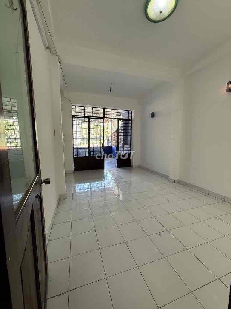 Rent a new cash house, where the Thống Nhất business is equal to 4 x25 2rd floor