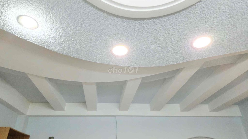 The super-saltly beautiful design room