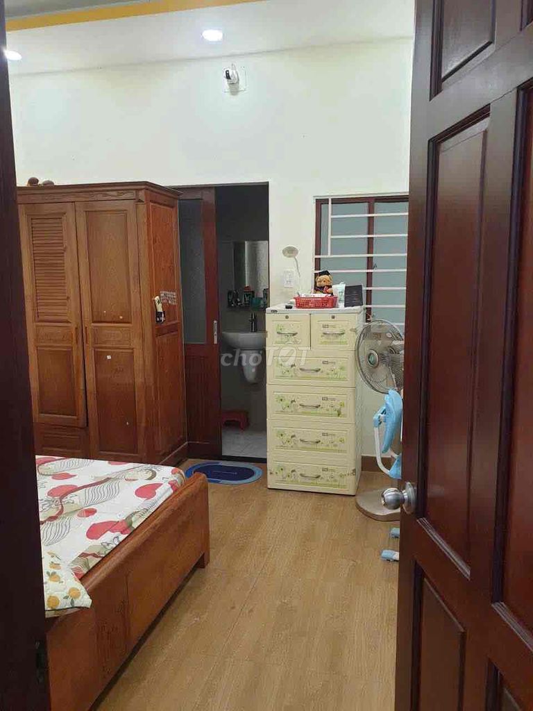 4th floor 4 x 15 4 bedroom 4 Nguyễn Xiển alley toilet near the Diamond Island