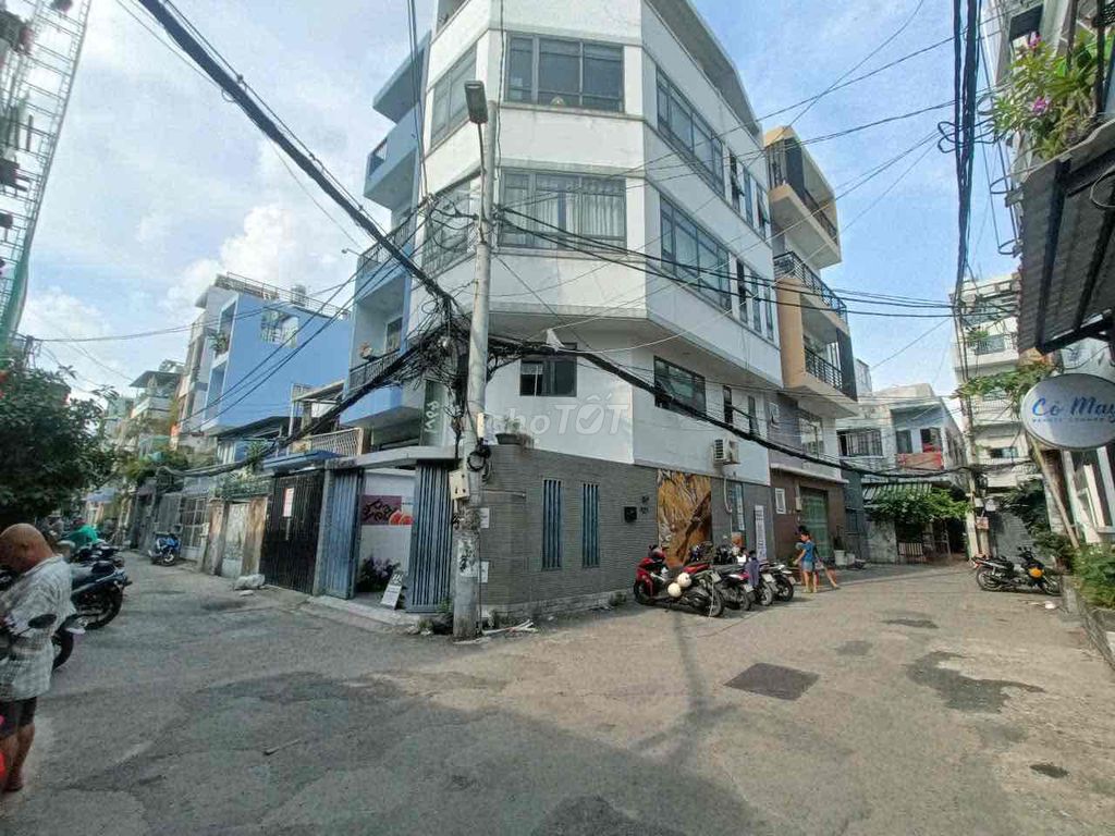 Four floors of cash, District 1 near the Market of C-20 million