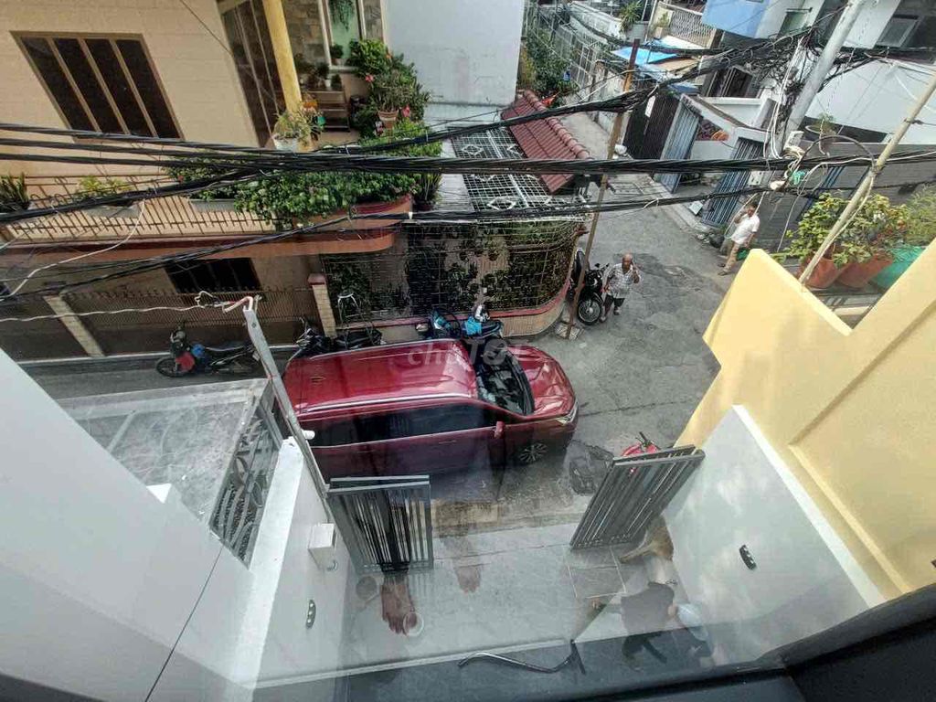 Four floors of cash, District 1 near the Market of C-20 million