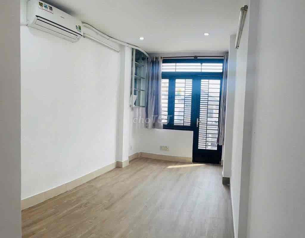 Cô Giang- 3.2 x 9 meters minus 4 floors - 4 bedrooms