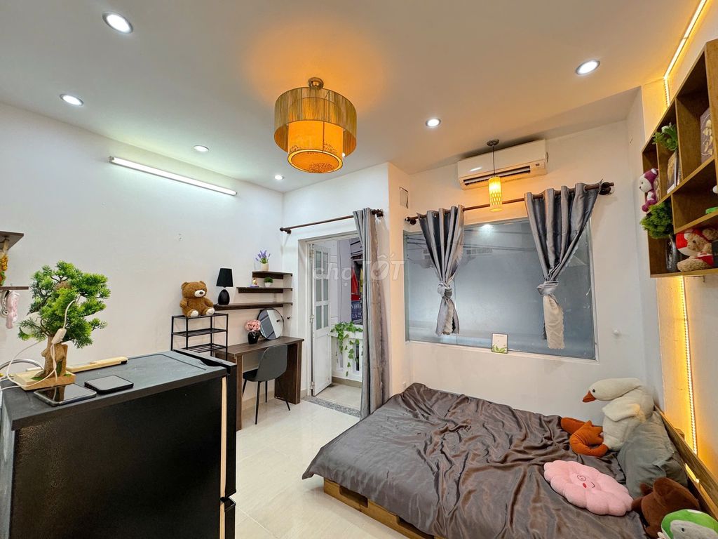 The rent room is now centimeter8 near Emperor Sao-Shan. Full comfort.