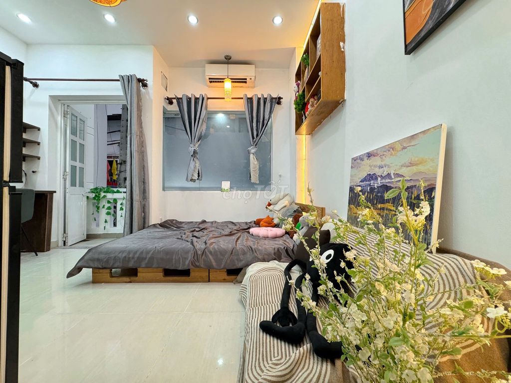 The rent room is now centimeter8 near Emperor Sao-Shan. Full comfort.