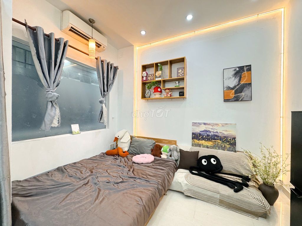 The rent room is now centimeter8 near Emperor Sao-Shan. Full comfort.