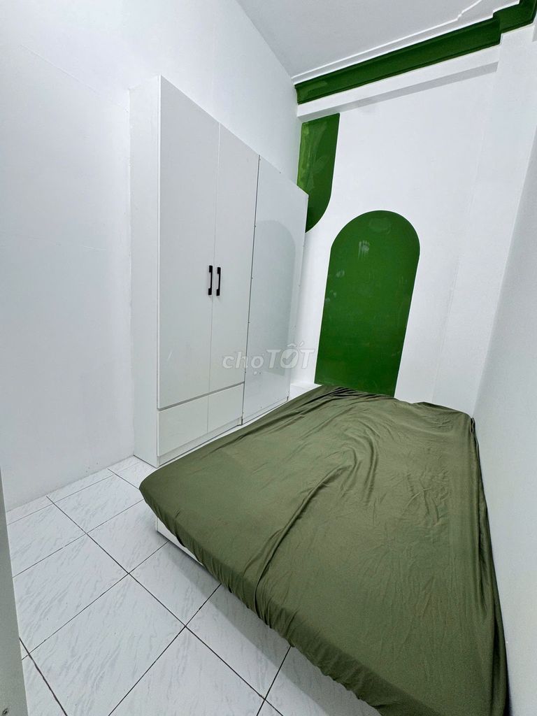 Two Ung văn khiêm bedrooms, bandol.