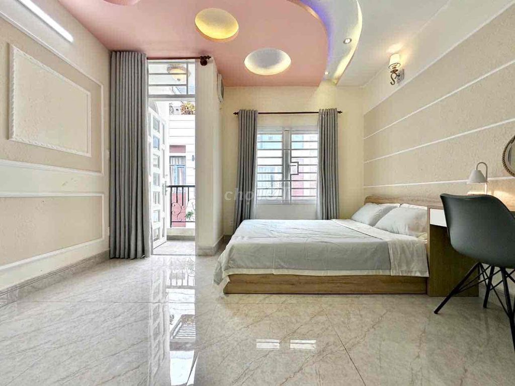 Hot, apartment 33 M2 Full furniture right near the market.