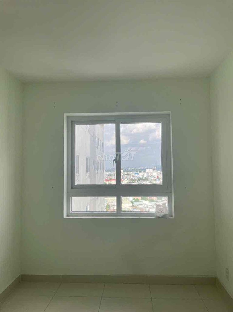 Renting Topaz Home, two bedrooms, one bathroom, empty house.