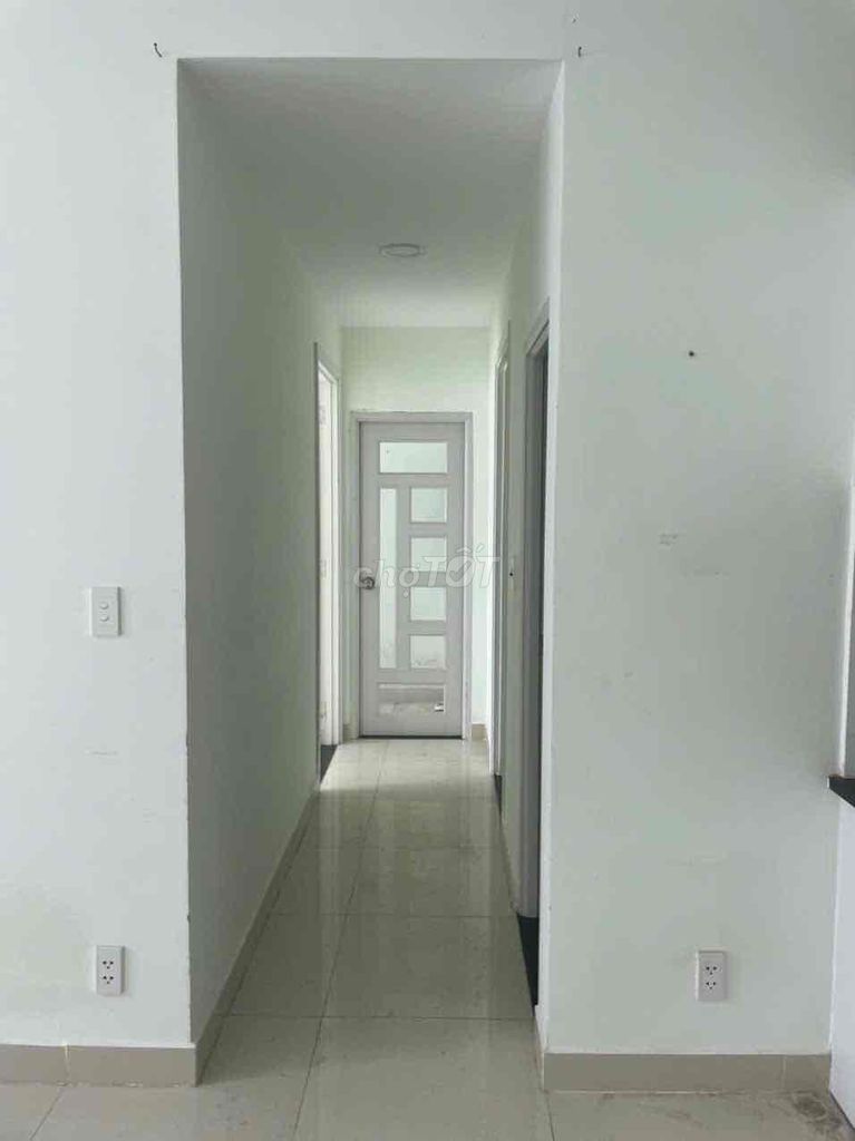 Renting Topaz Home, two bedrooms, one bathroom, empty house.