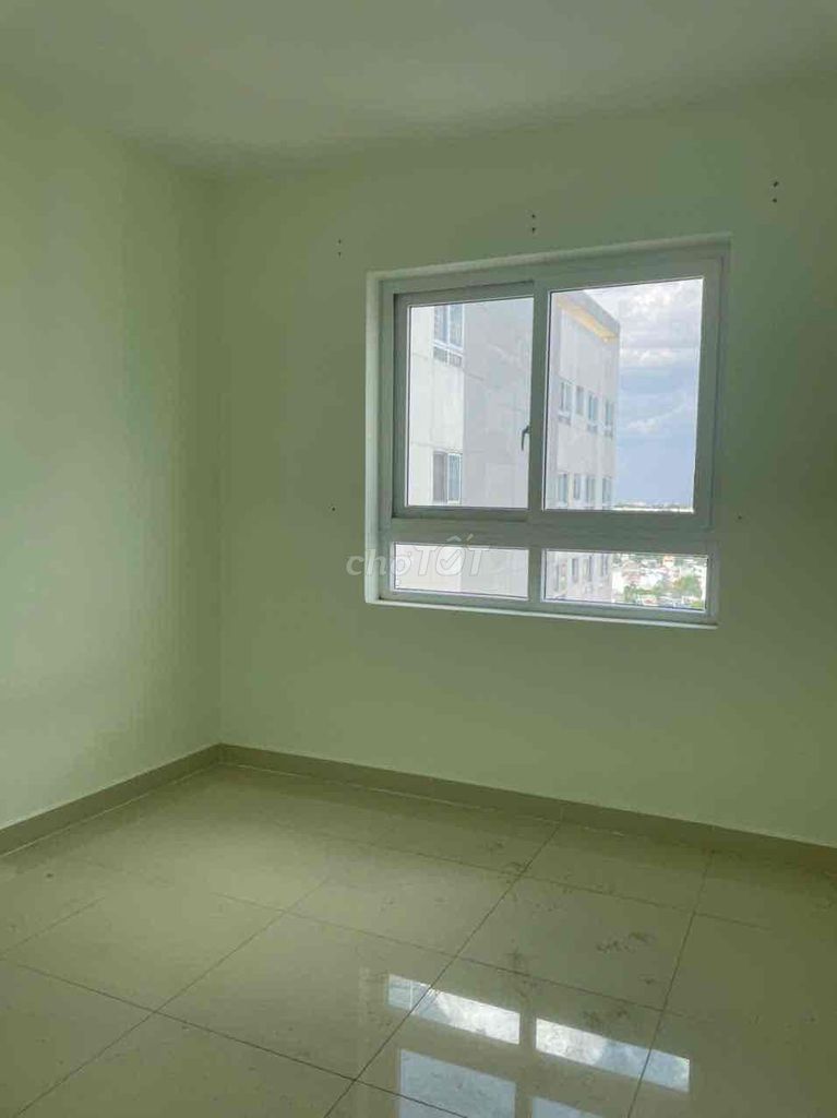 Renting Topaz Home, two bedrooms, one bathroom, empty house.