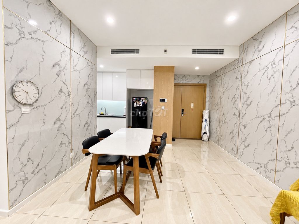 Rent the Sadora Sala apartment, 88 meters2, two full interior bedrooms.