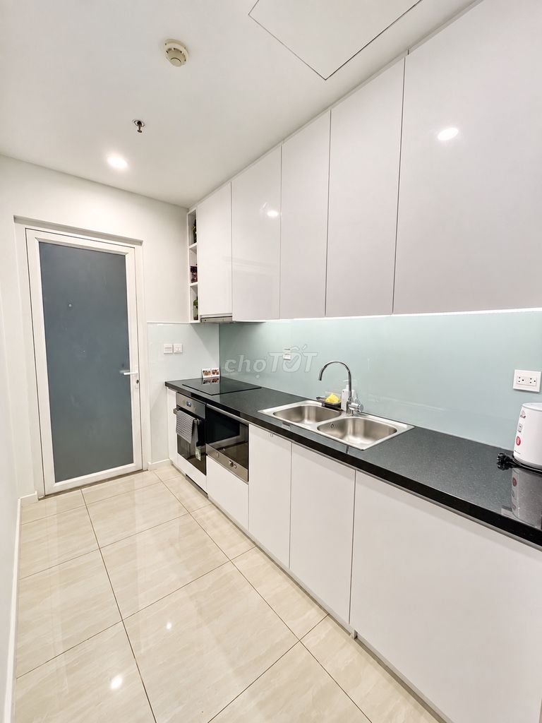 Rent the Sadora Sala apartment, 88 meters2, two full interior bedrooms.