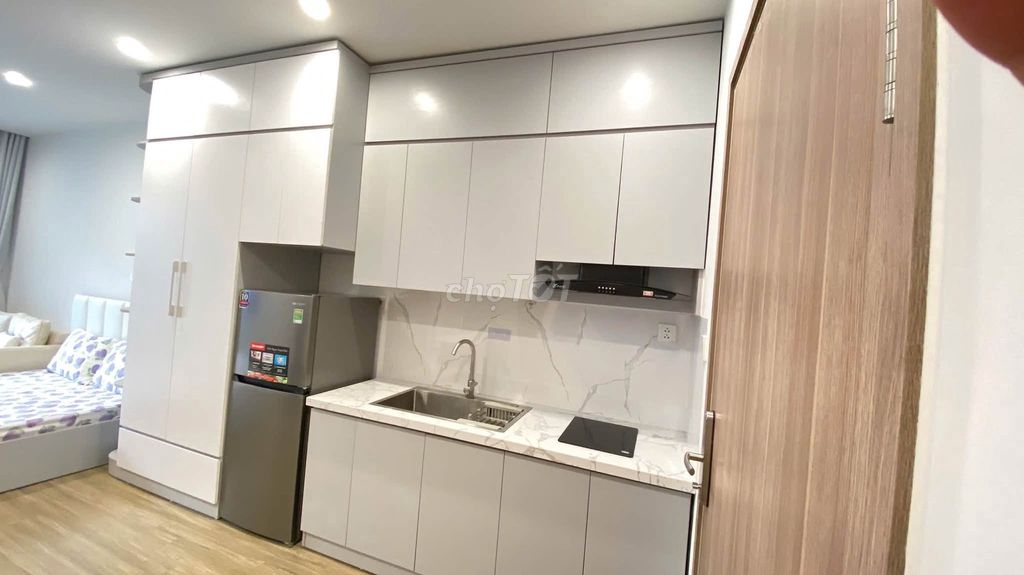 Rent an apartment full of furniture 6.5 million near Masteri Waterfront.
