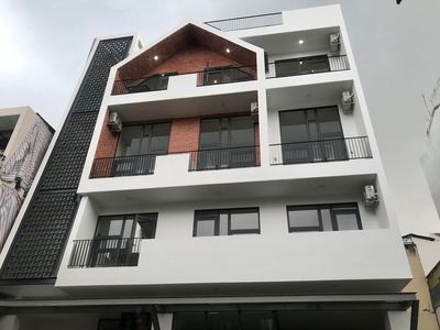 The balcony service apartment is Lâm Văn Bền District 7