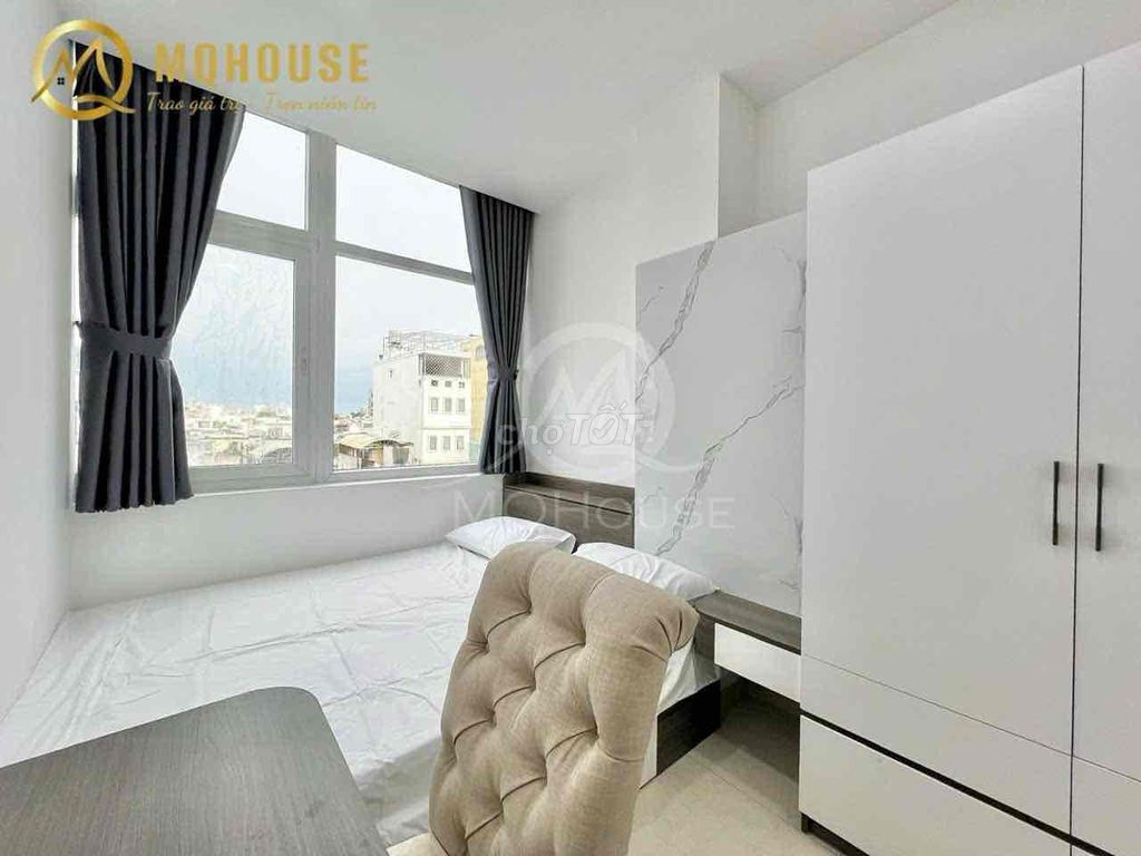 High-level apartment with a full-level furniture right on the throne.