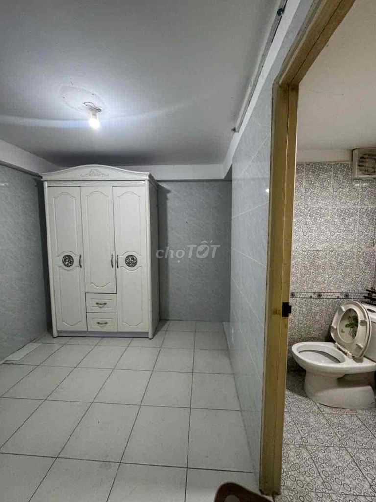 21st Street, 4 x 11th floor 3th floor 5 bedroom 4 nice toilets