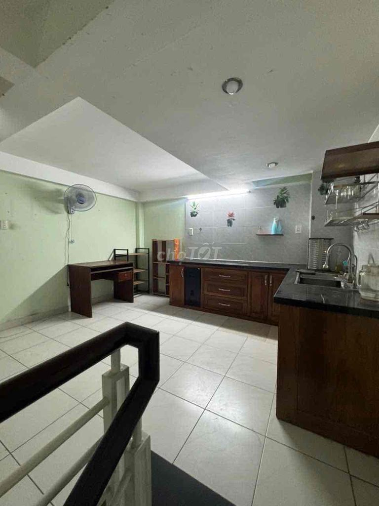 21st Street, 4 x 11th floor 3th floor 5 bedroom 4 nice toilets