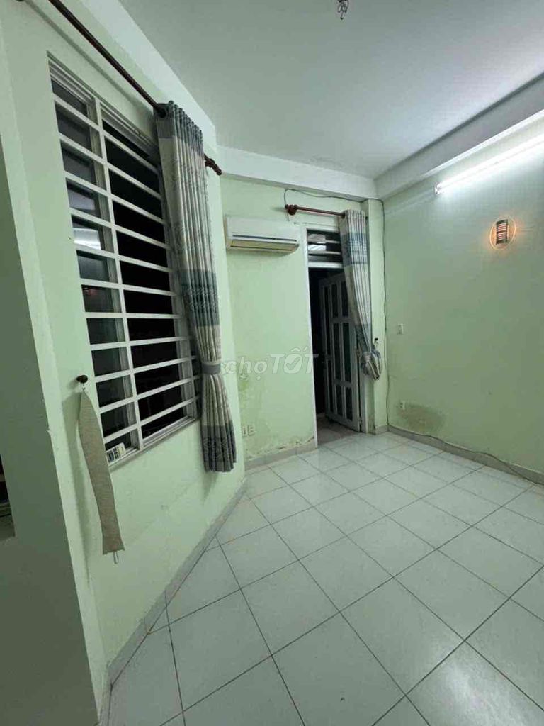 21st Street, 4 x 11th floor 3th floor 5 bedroom 4 nice toilets
