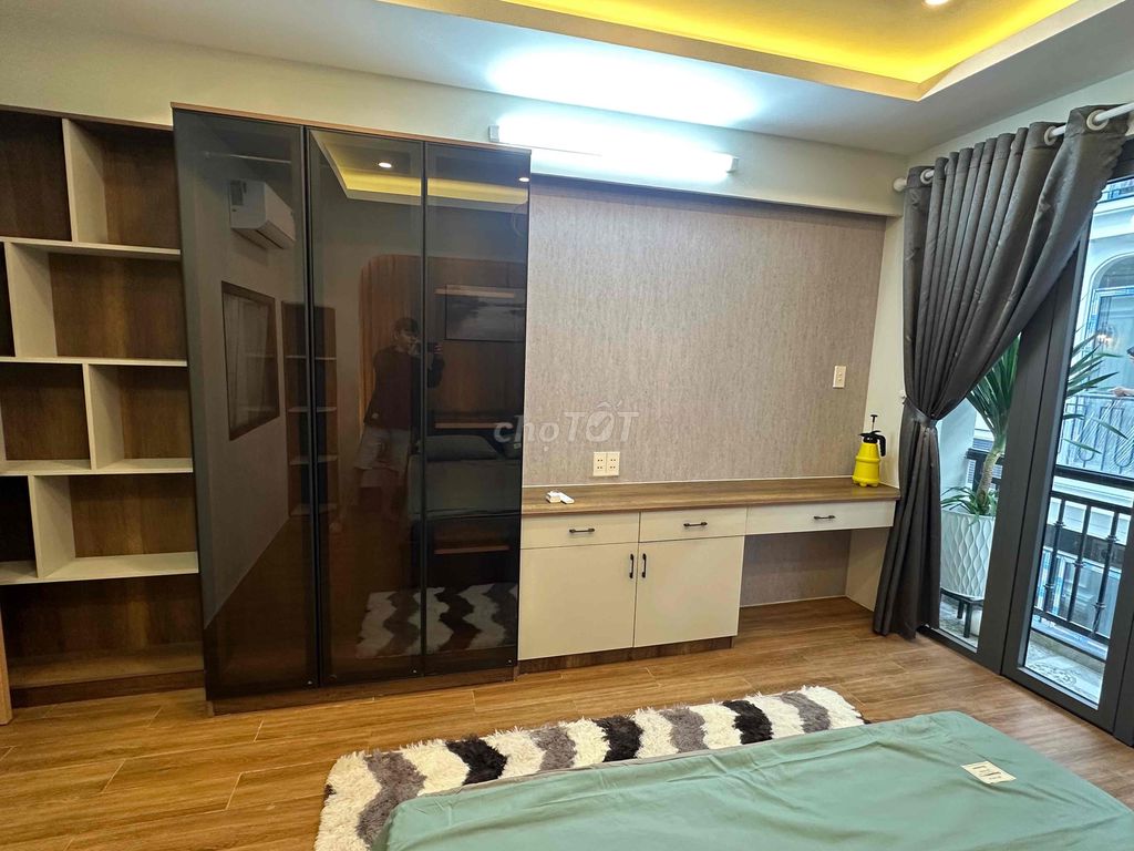 High-level boarding room, new building, now free