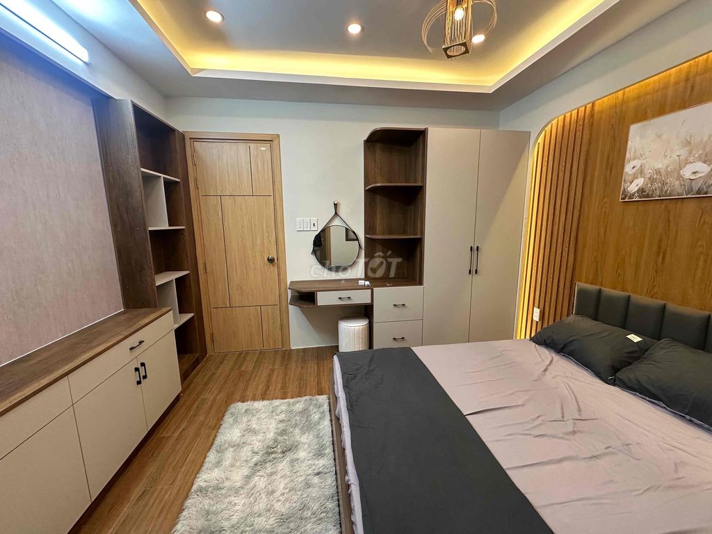 High-level boarding room, new building, now free