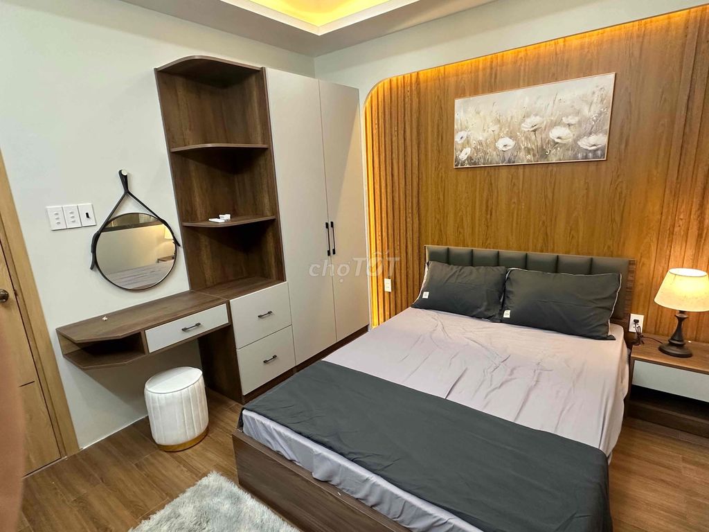High-level boarding room, new building, now free