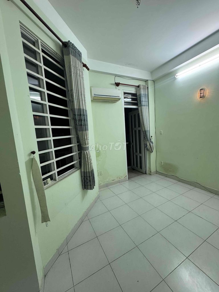 Rent an apartment at 22th Street.