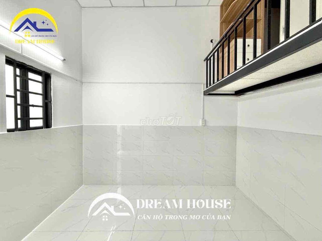 the guest room below the high-rise ground - the separate carhouse - full interior