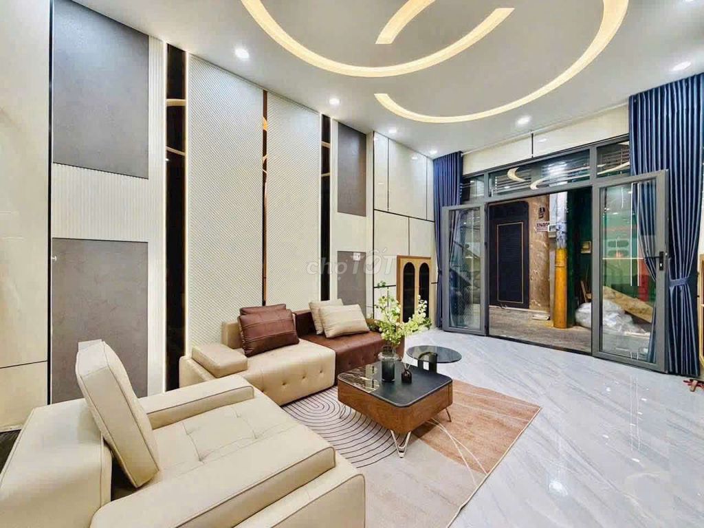 clean new houses full of furniture