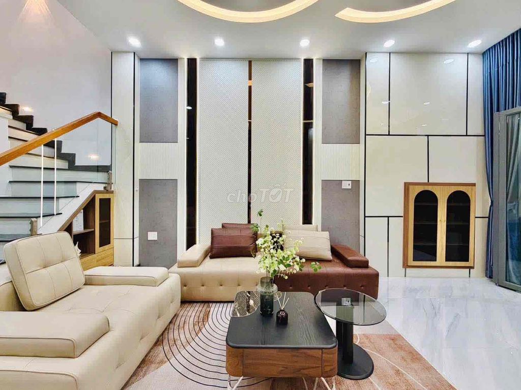 Nice new home, 137 Nguyễn Tư Giản-712.