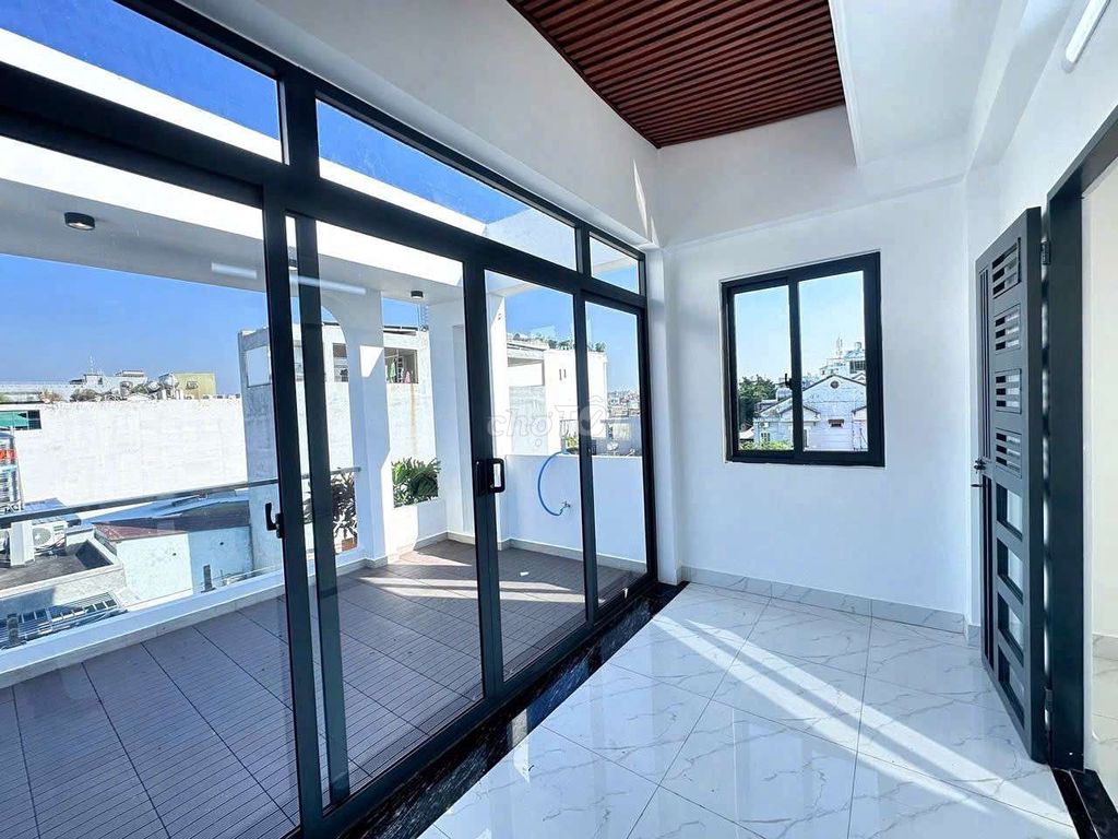 Let's rent out the Full House on Nguyễn Tư Giản(4 x 12 m)) 4 bedroom 4 toilets 15 million a month