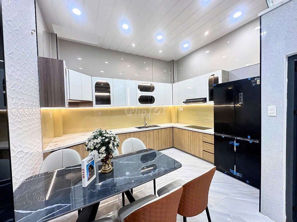 Let's rent out the Full House on Nguyễn Tư Giản(4 x 12 m)) 4 bedroom 4 toilets 15 million a month
