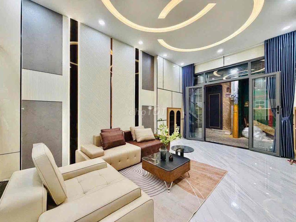 Nice place. 1 7th floor bedroom. 4th floor toilet. 15 million.