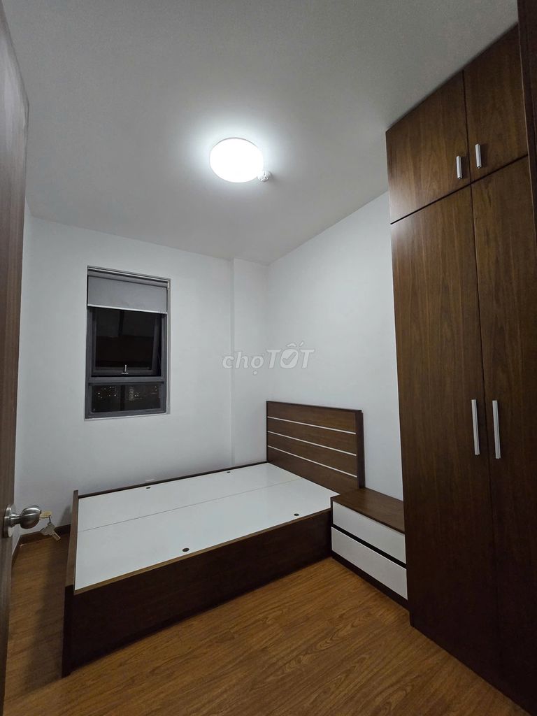 Share's back in one room in two bedrooms. Two toilets. D-Vela District 7