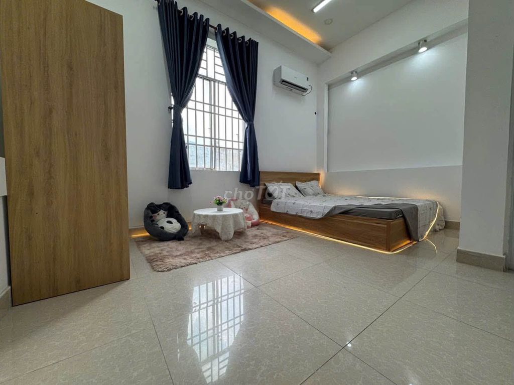 Rent a mini-full interior near the Oil University. One, tp.h.