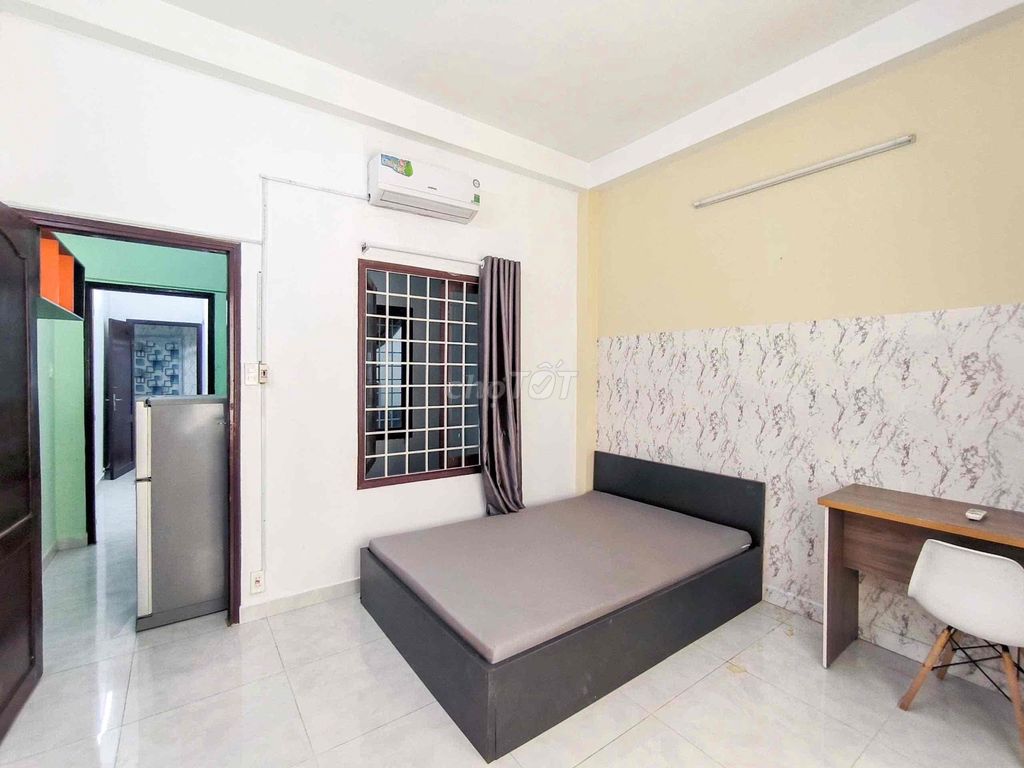 Two bedroom room service full house balcony window - bridge detective