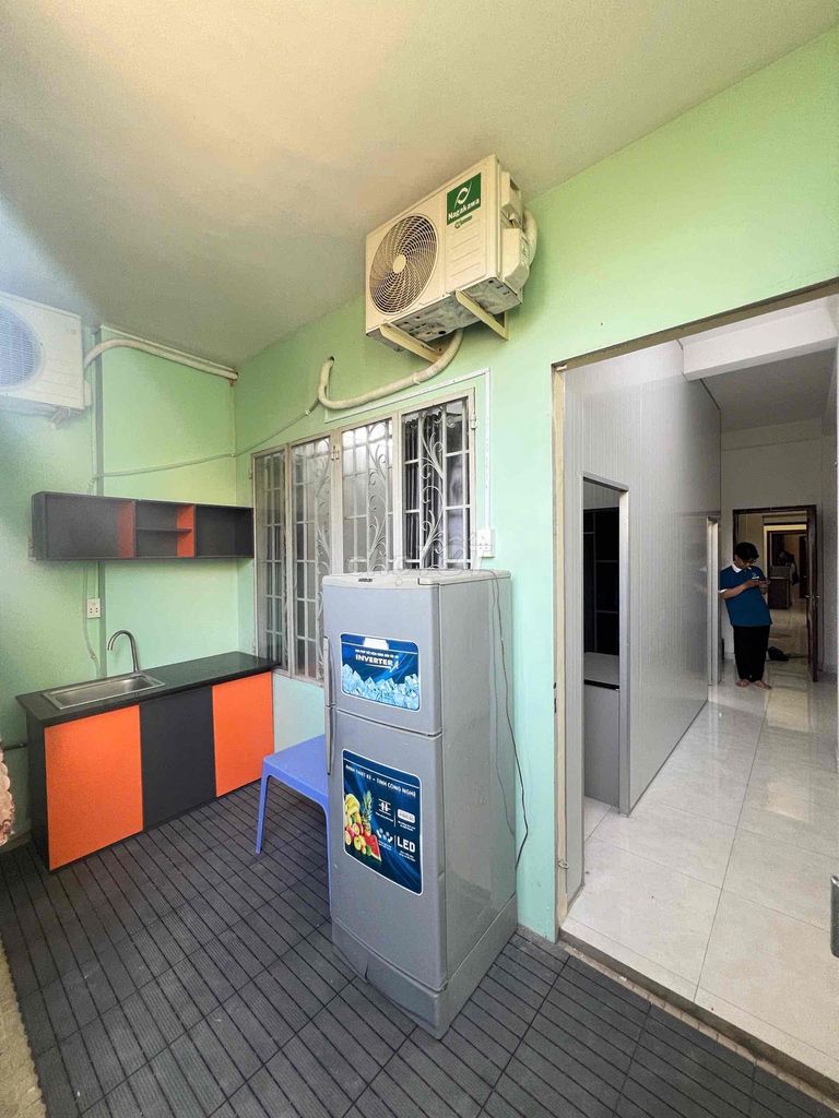 Two bedroom room service full house balcony window - bridge detective