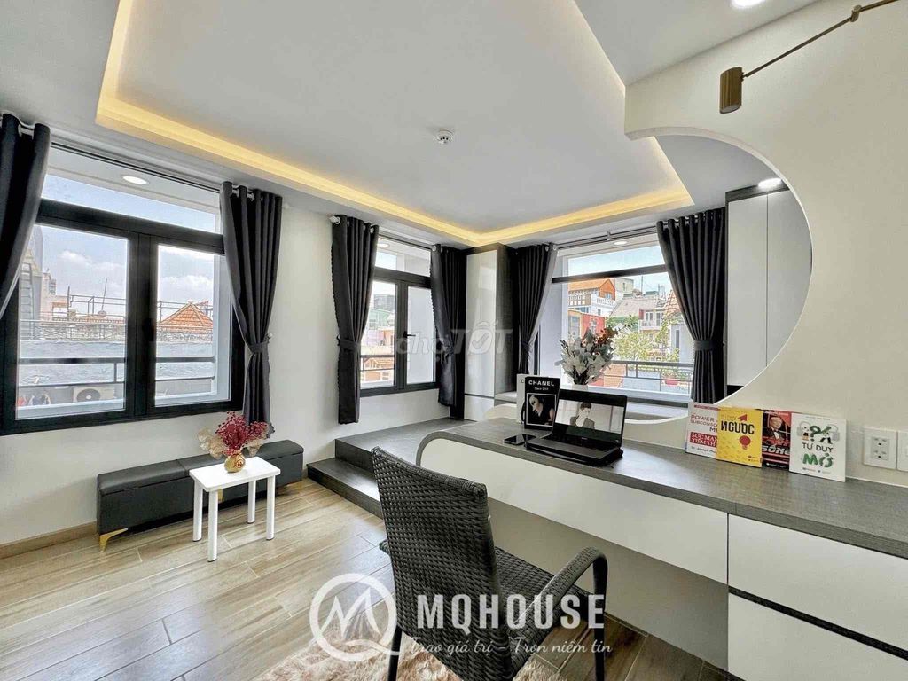 Rent Mini's Fair House right at the heart of the 10th District.