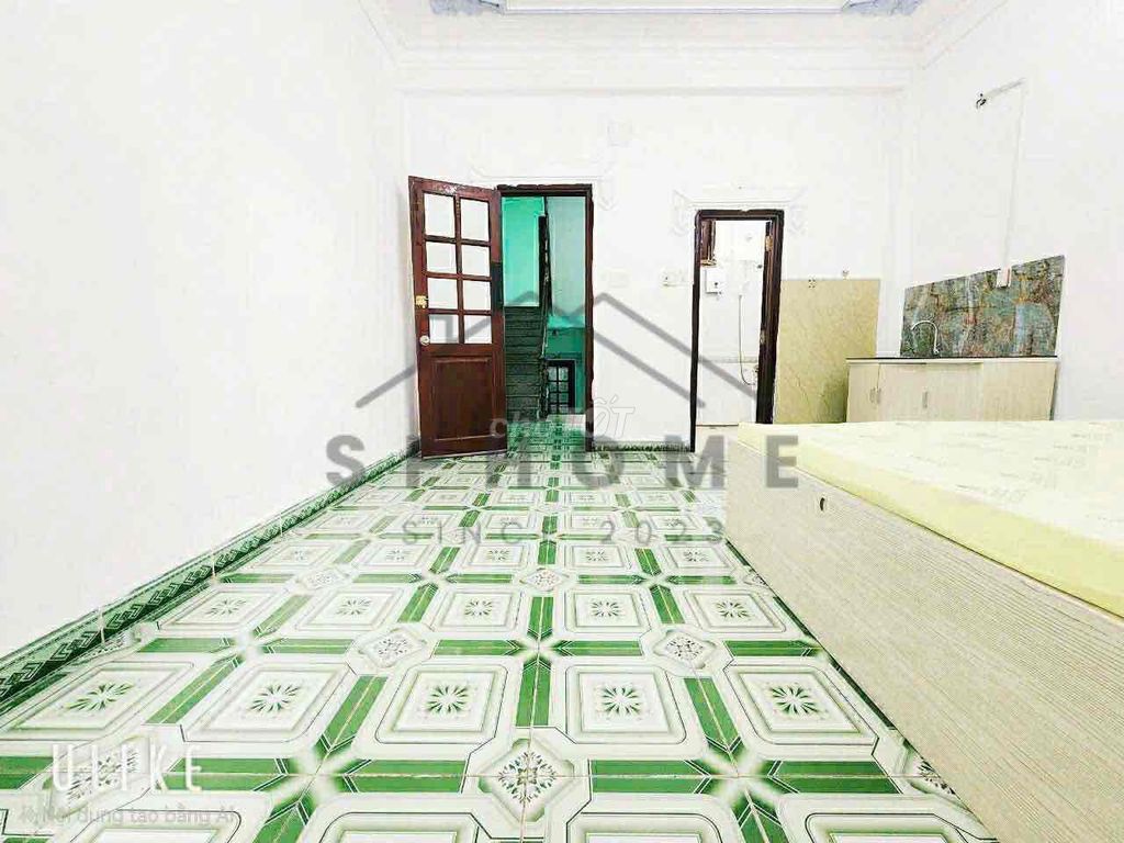 The full interior lodge room • has balconyatum cost hessv • near uth huflit