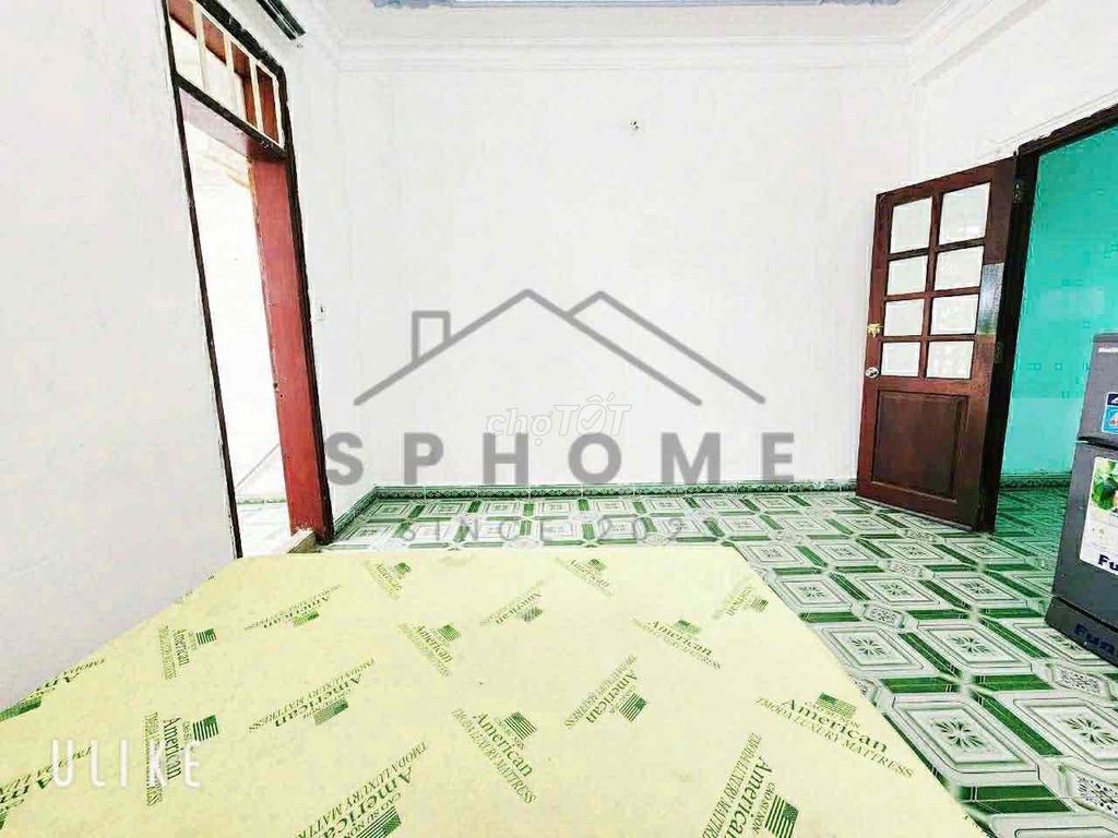 The full interior lodge room • has balconyatum cost hessv • near uth huflit