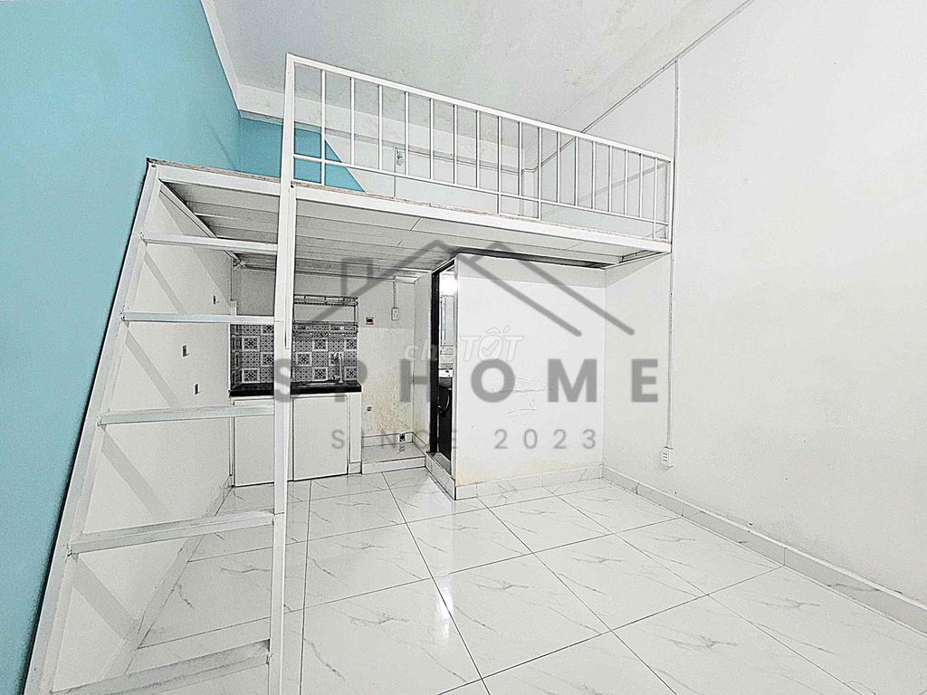 A full interior room • with guard,balconyatum cost hessv • near uth huflit